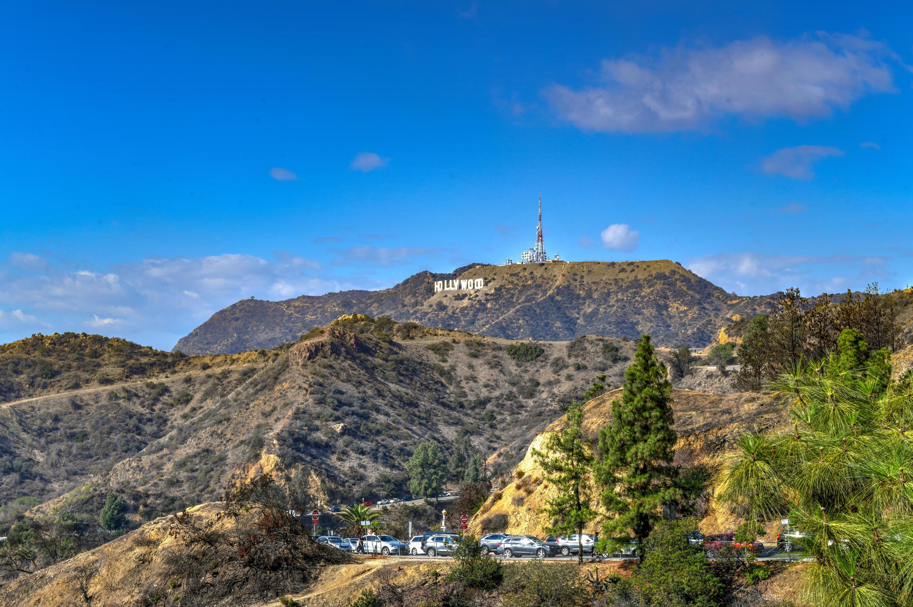 vista do famoso sinal de hollywood marco em los angeles califórnia